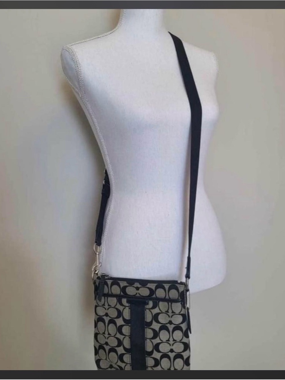 Vintage coach Black Beige Signature Crossbody Bag
